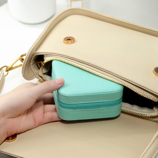 Compact Travel Leather Jewelry Organizer Box – Portable Pocket-Sized Case With Zipper Closure