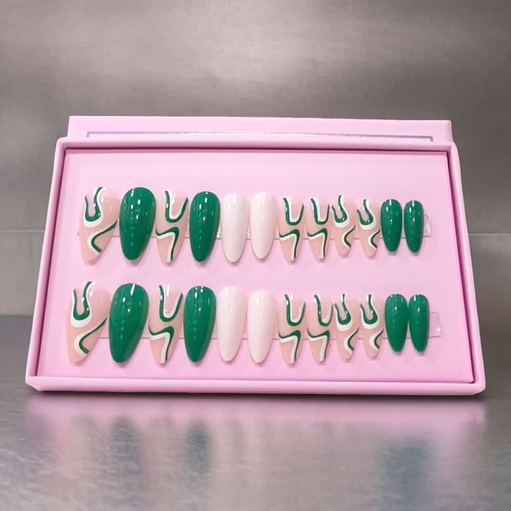 24Pcs O.TWO.O Green Matte Nails