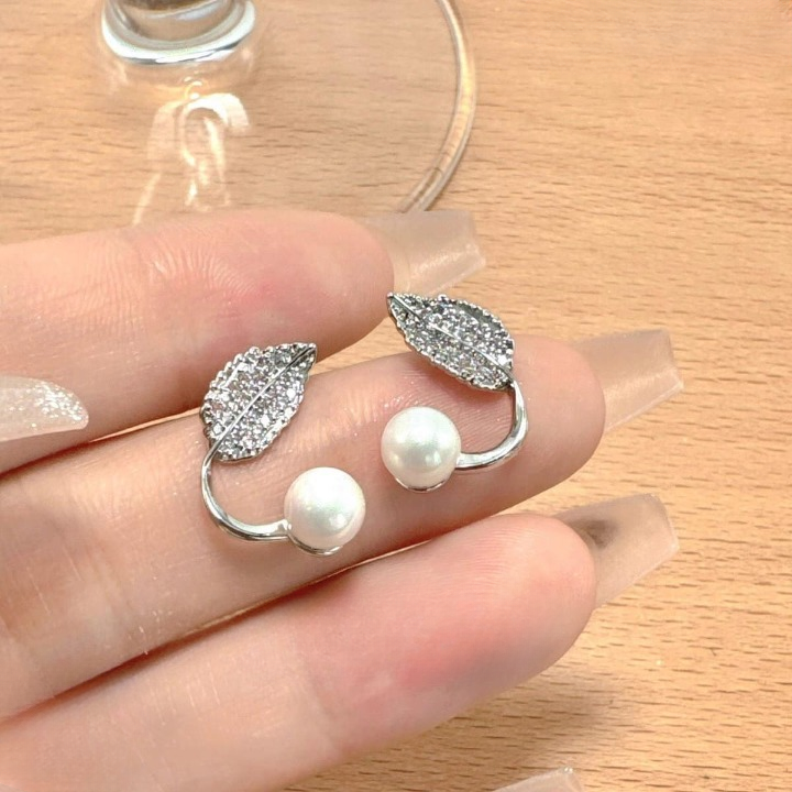 Beautiful Korean Leaf Pearl Earings / Daily Life Earring Accessories For Women - Golden